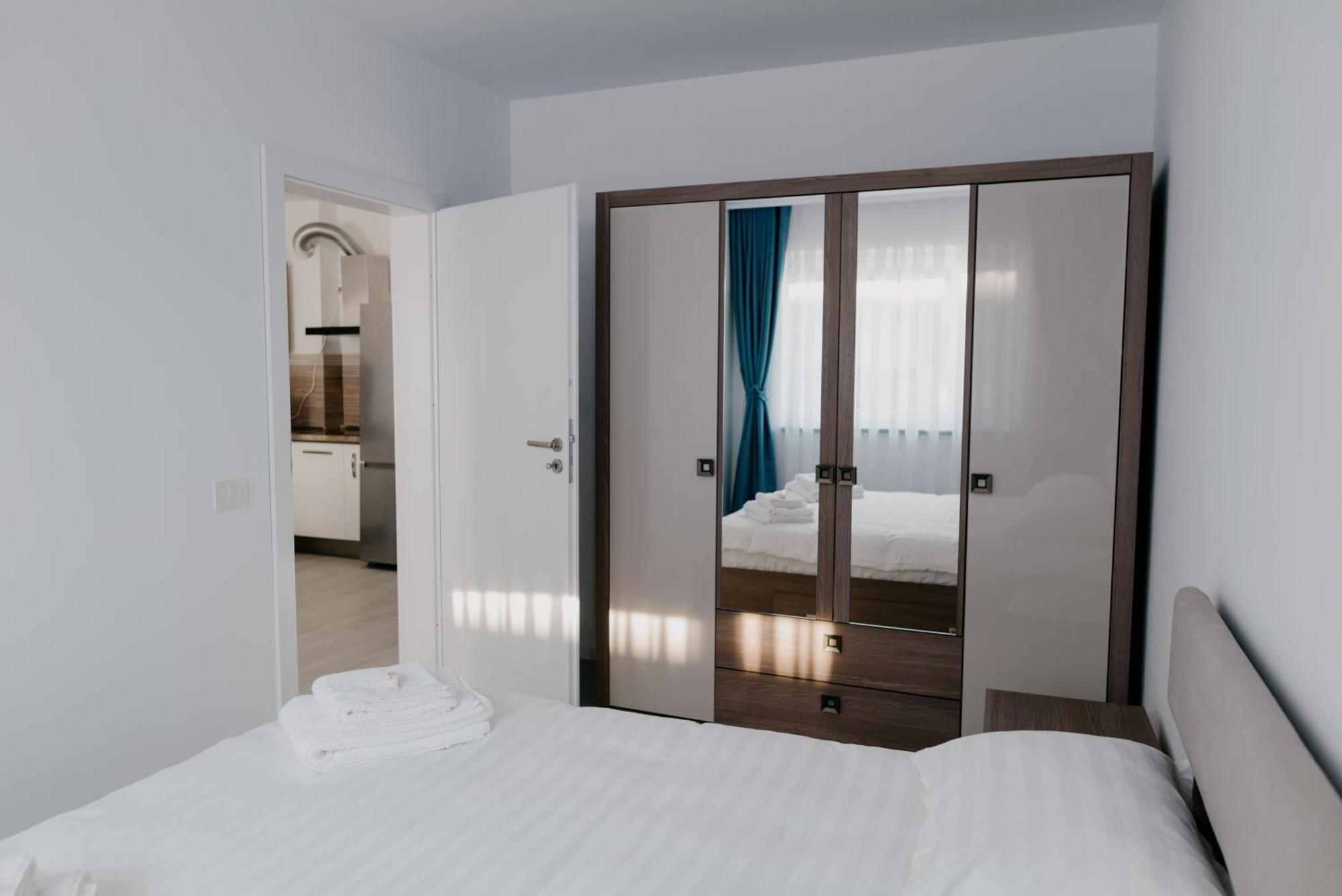 Royal Blue Property Oradea Exterior photo